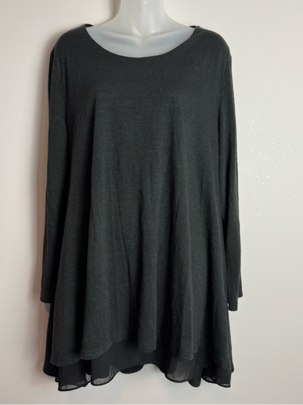 Umgee Black Swing Peekaboo Hem Tunic Top Size XL